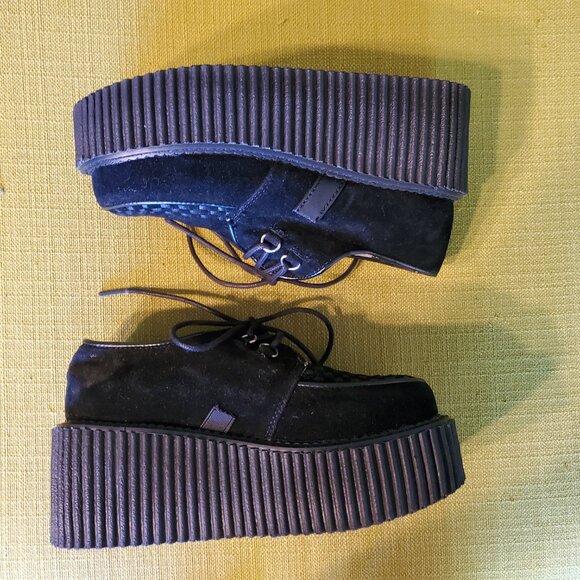 Demonia Creeper 206 Vegan Suede Women's Size 7 - Picture 2 of 6